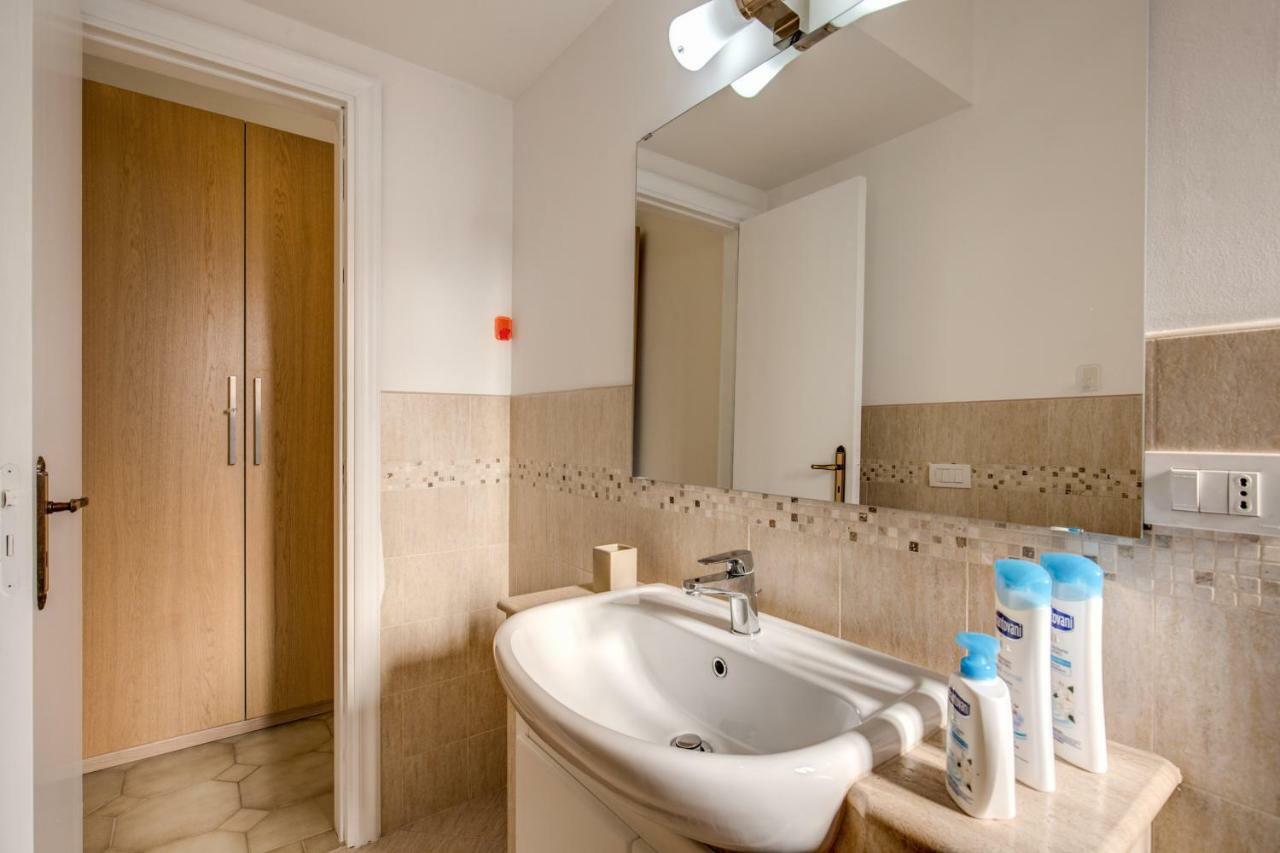Casa Di Luca _ 3 Bdr Apartment Рим Экстерьер фото